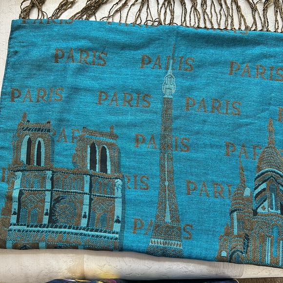 Paris Long Scadf - Picture 2 of 4